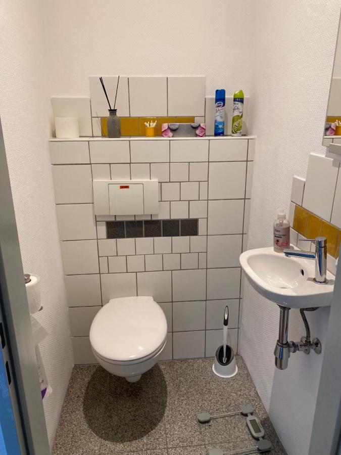 Zentrale Ferienwohnung Mit Balkon In Aachen Exterior photo
